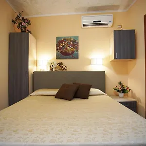 https://bnb-blue-hive.taorminaitalyhotels.com